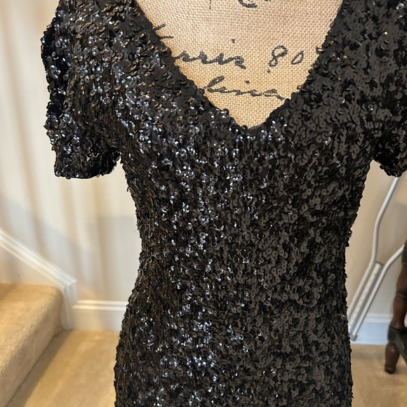 Ana-Kaci dress - Picture 3 of 9